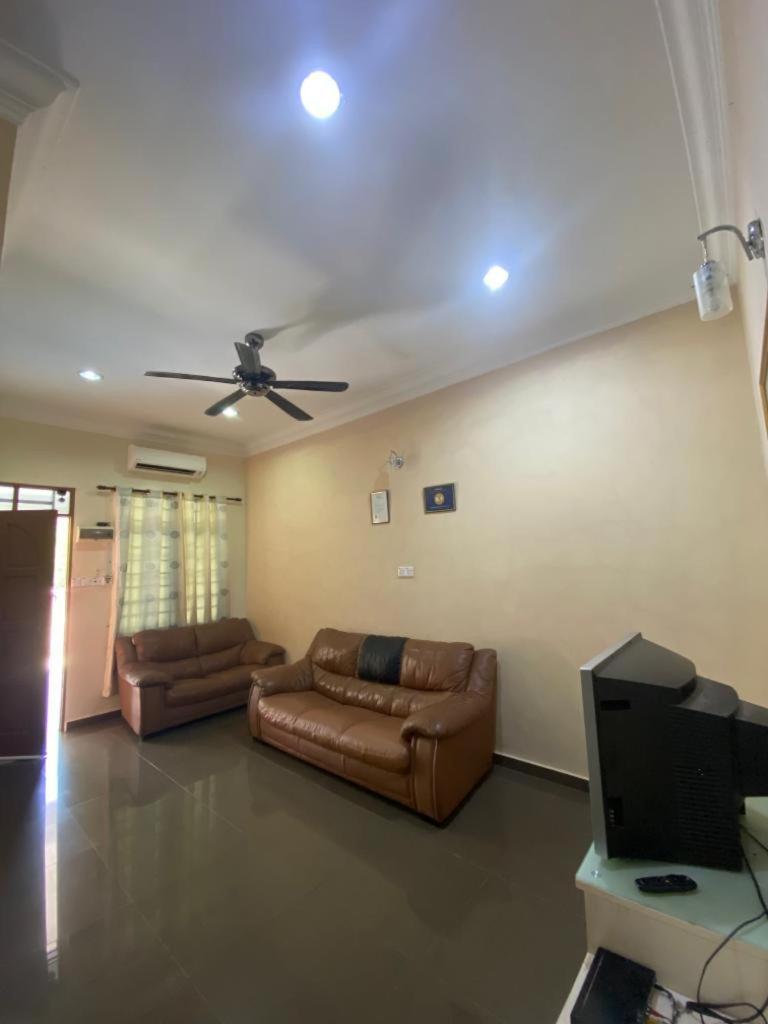 Homestay Tok Ma 1 Alur Tuman Маранґ Екстер'єр фото