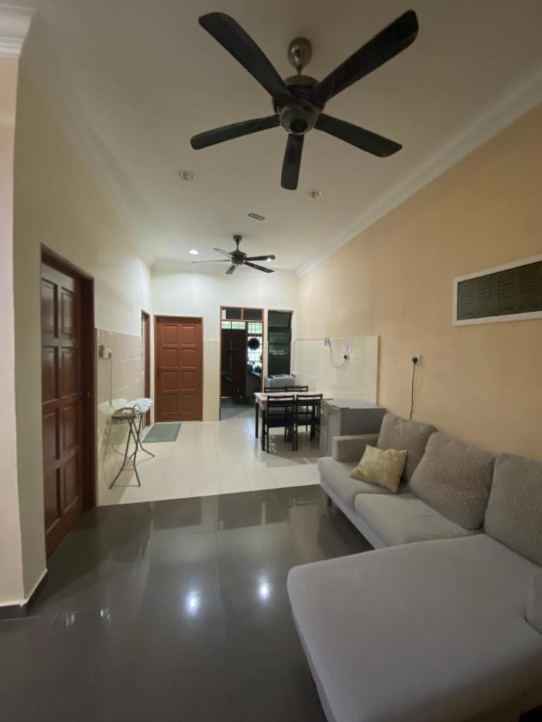 Homestay Tok Ma 1 Alur Tuman Маранґ Екстер'єр фото