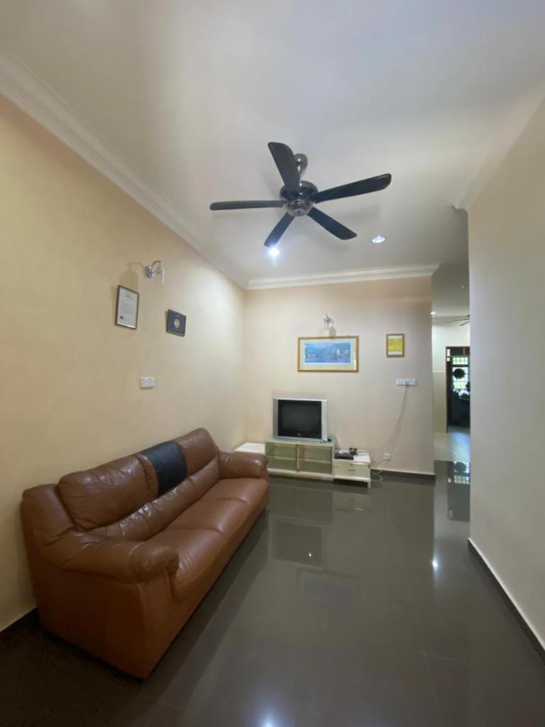 Homestay Tok Ma 1 Alur Tuman Маранґ Екстер'єр фото
